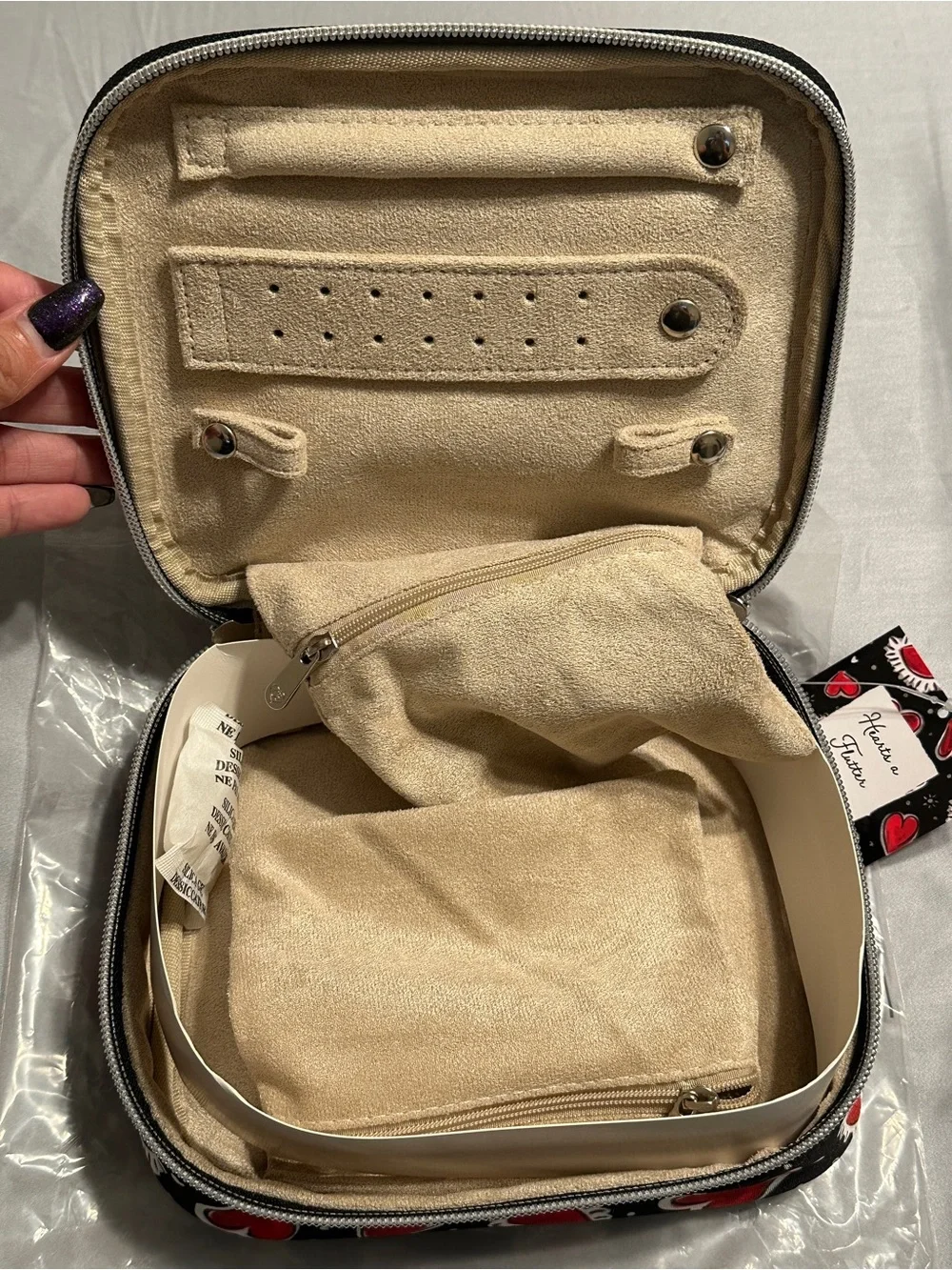Brighton Hearts A Flutter Travel Jewelry Case w Red Heart Design in Black